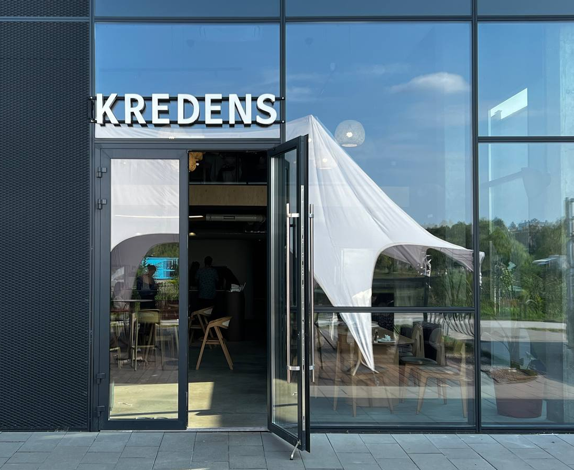 вул. Стрийська, 202 (DUCK'S LAKE)